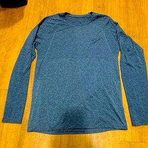 Lululemon Men’s Long Sleeve Tech Vent Shirt, Size Large, Blue